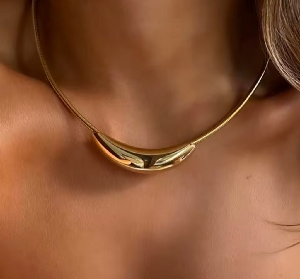 Minimalist Retro Curved Tube Snake Bone Chain Necklace