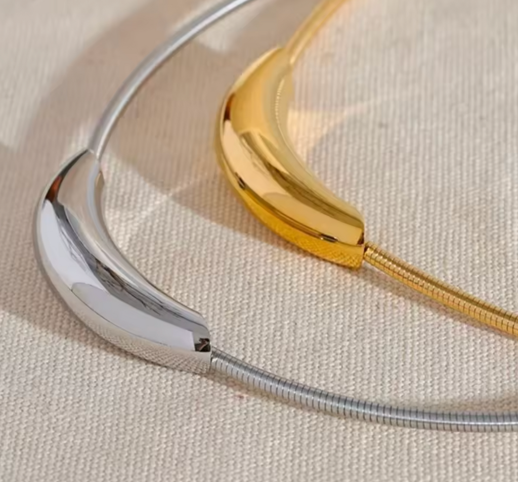 Minimalist Retro Curved Tube Snake Bone Chain Necklace