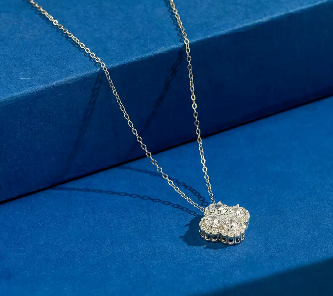 Sweet Flower Pendant Necklace