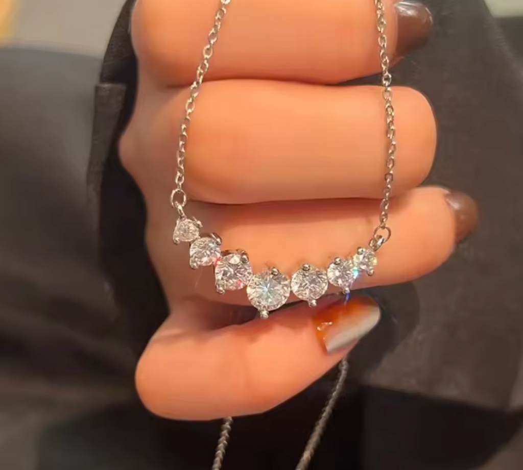 D VVS1 Smile Pendant Moissanite Necklace