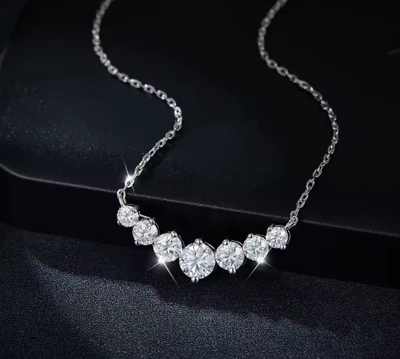 D VVS1 Smile Pendant Moissanite Necklace